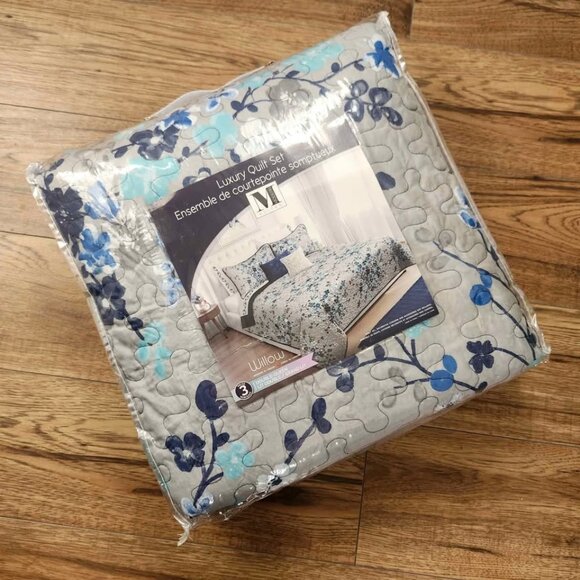 New 3-Piece Blue Floral Bouquet Quilt Set • Reversible • DoubleQueen (DQ) Size - Picture 3 of 4